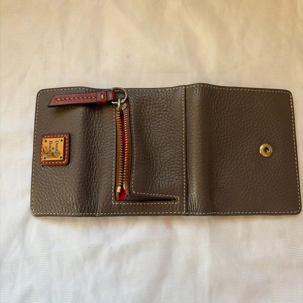DOONEY & BOURKE Dark Olive/Greyish Pebble Grain Wallet - Picture 2 of 5